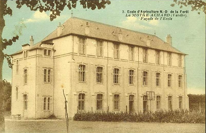 Ecole-d'agriculture.jpg